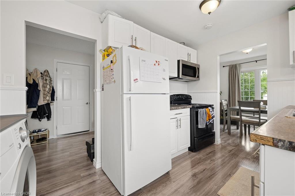 154 Graham Crescent Property Photo 12