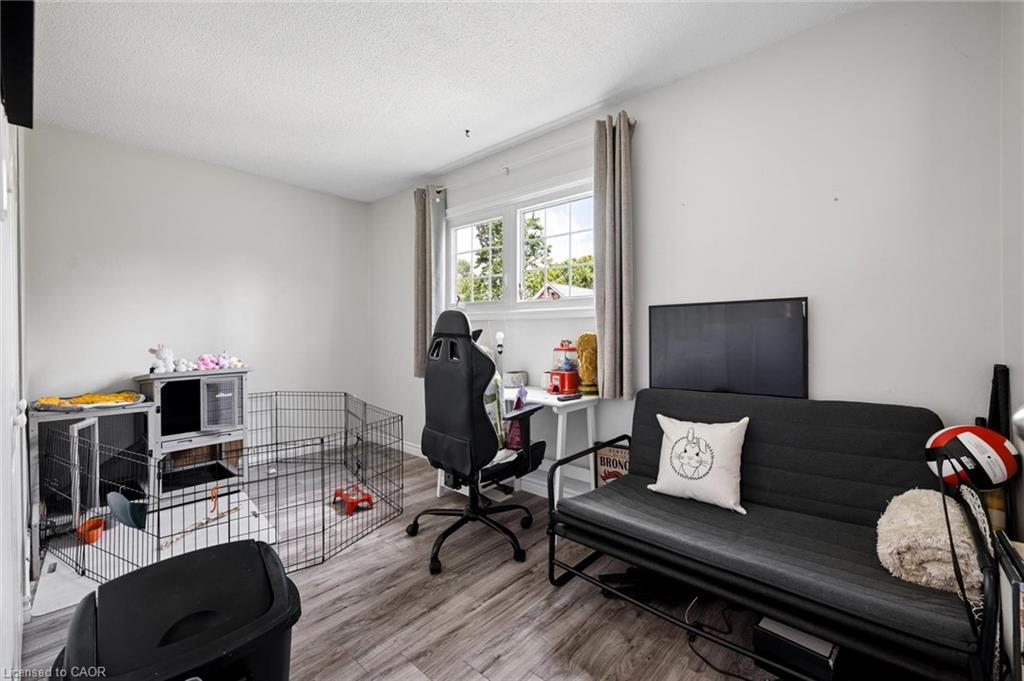 154 Graham Crescent Property Photo 15
