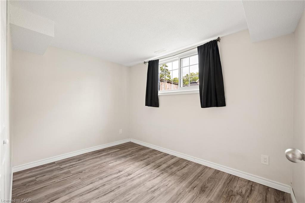 154 Graham Crescent Property Photo 30