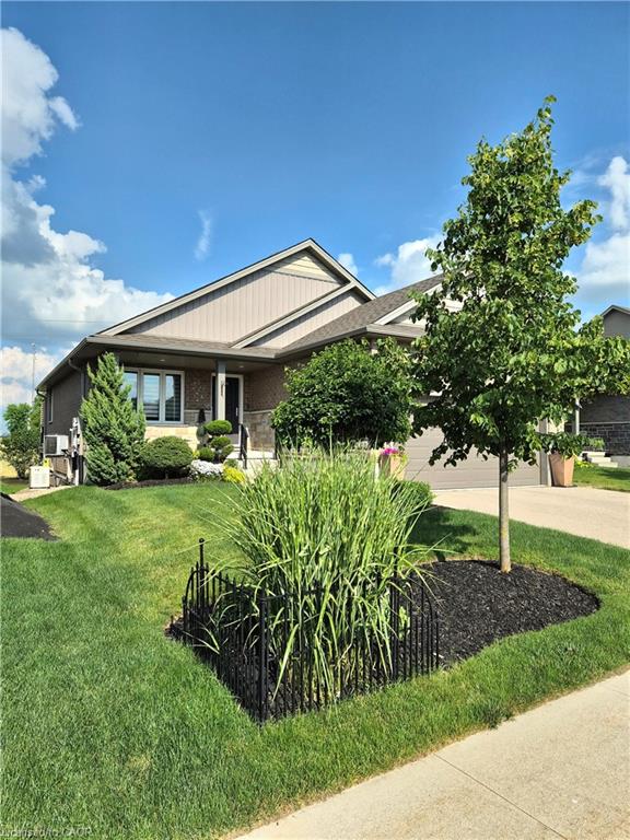 130 Bridge Crescent Property Photo 2