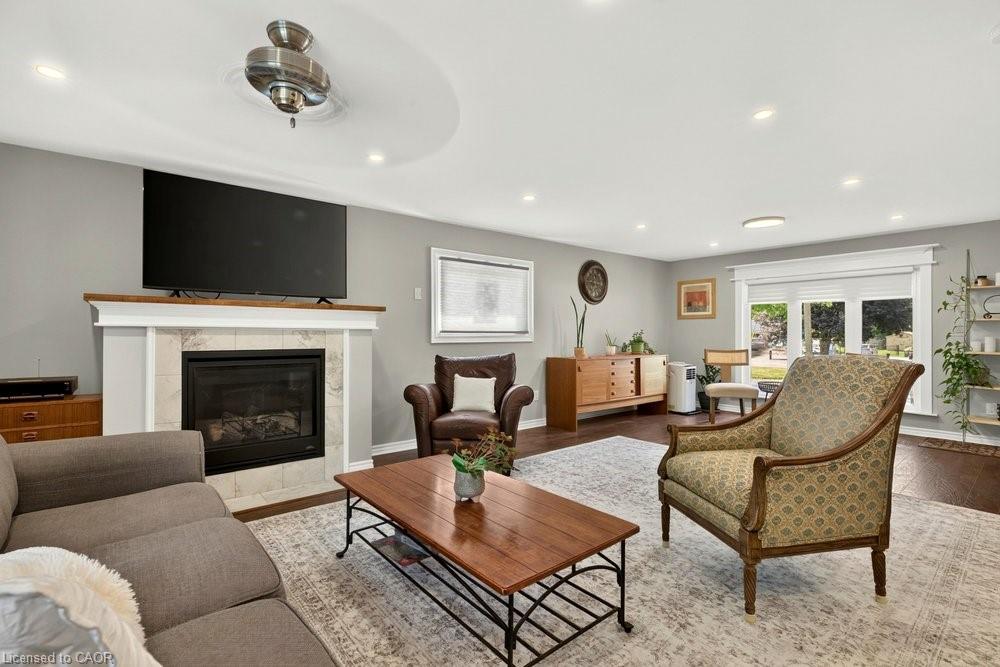 2147 Governor's Road Property Photo 4