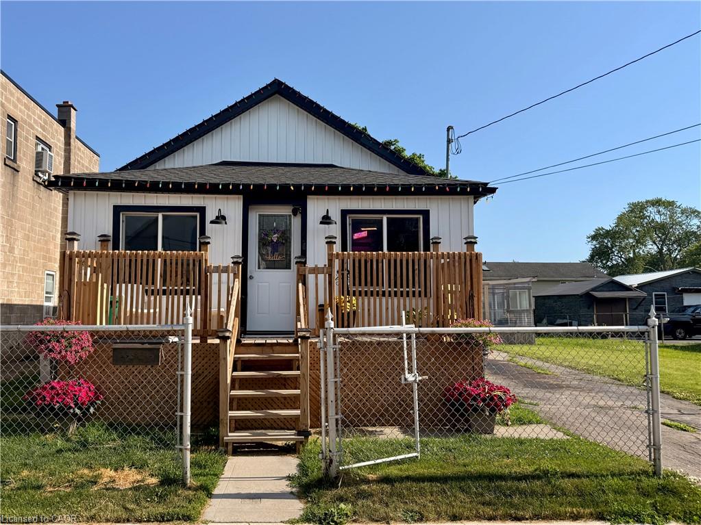 314 Broadway Avenue A Property Photo 2