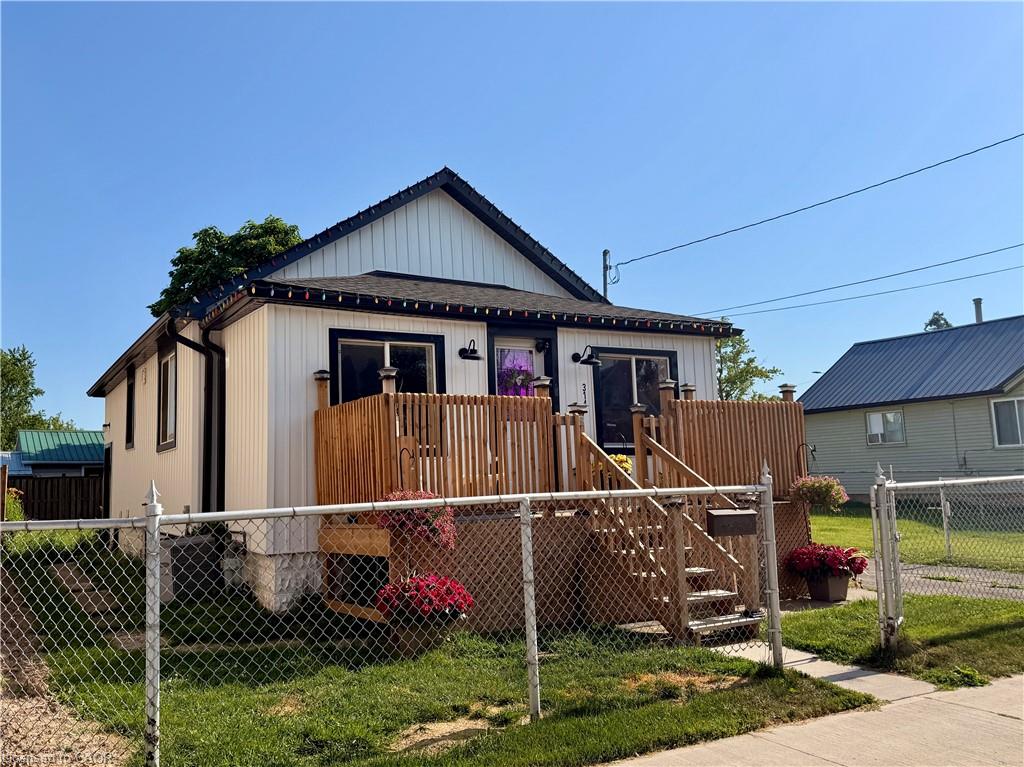 314 Broadway Avenue A Property Photo 3