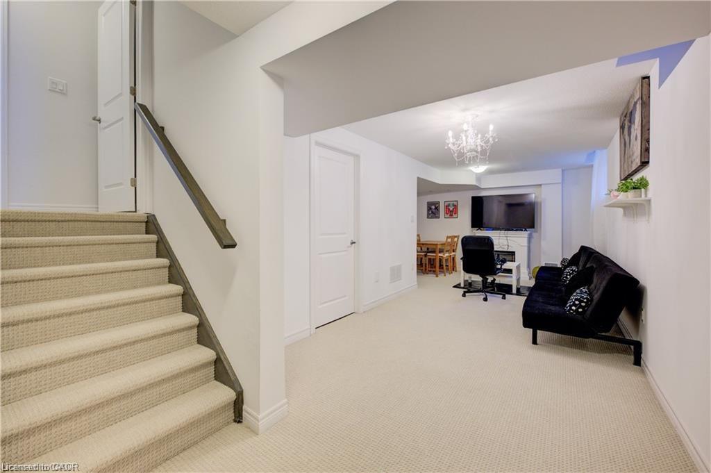 19 Baker Lane Property Photo 20