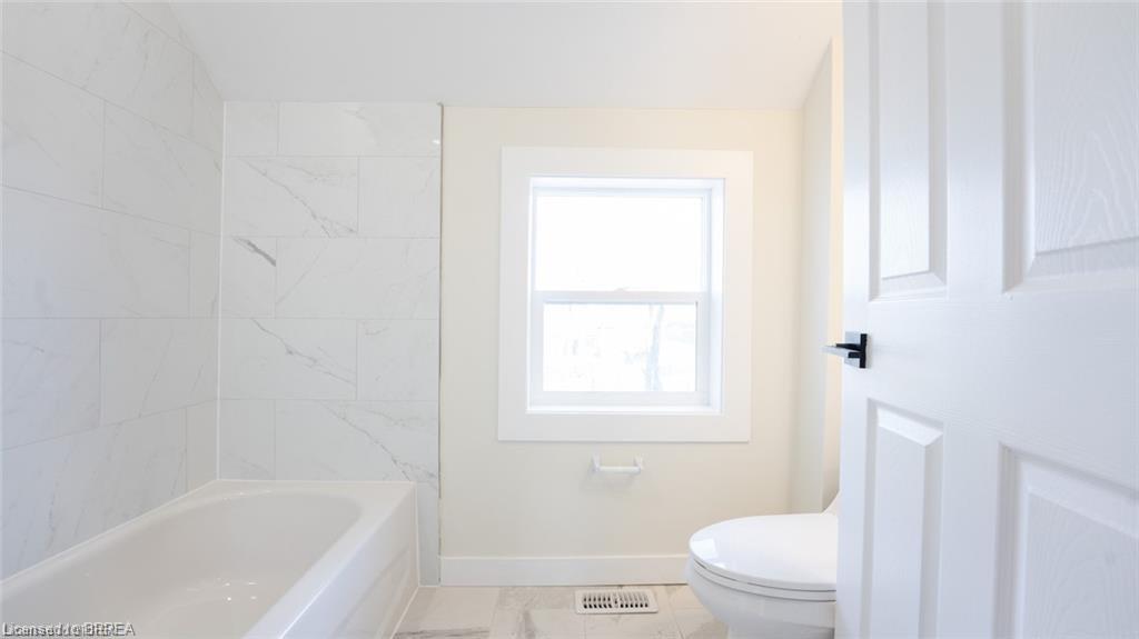 55 Winniett Street Property Photo 7