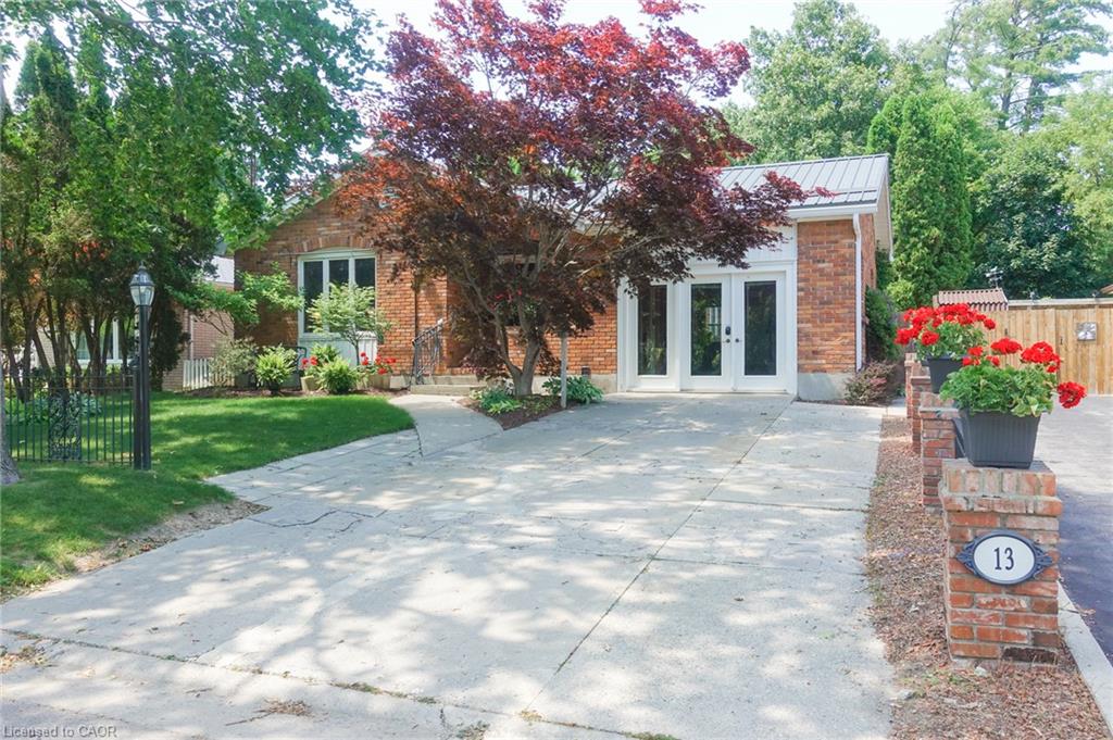 13 Kelly Avenue Property Photo 2