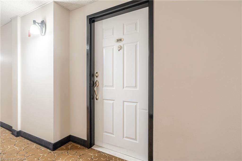 306-970 Golf Links Road Property Photo 8