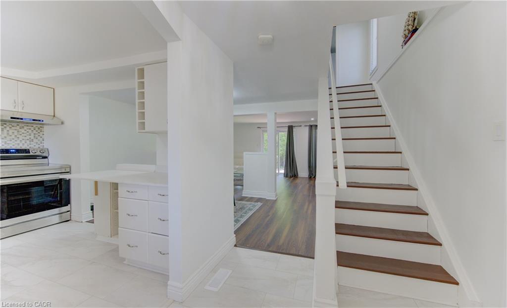 32 Enfield Drive Property Photo 6