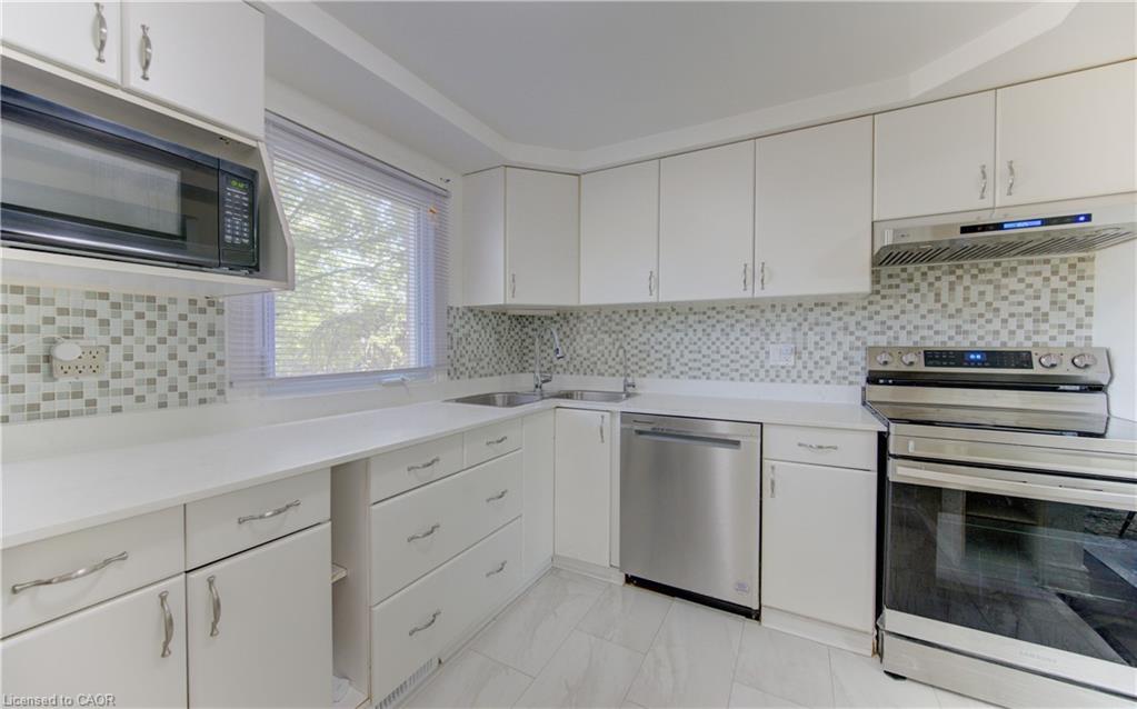 32 Enfield Drive Property Photo 8
