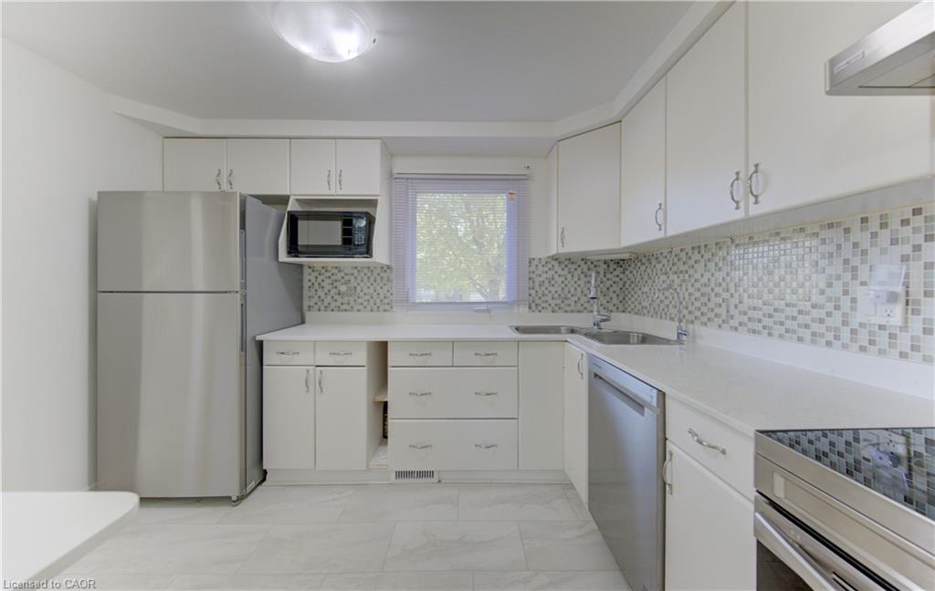 32 Enfield Drive Property Photo 10