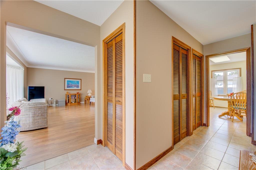 74 Pine Street Property Photo 6