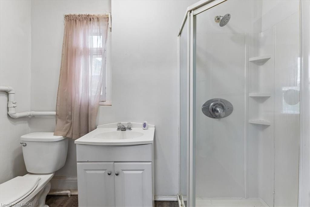 74 Erie Avenue Property Photo 8