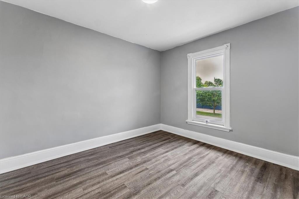 74 Erie Avenue Property Photo 9
