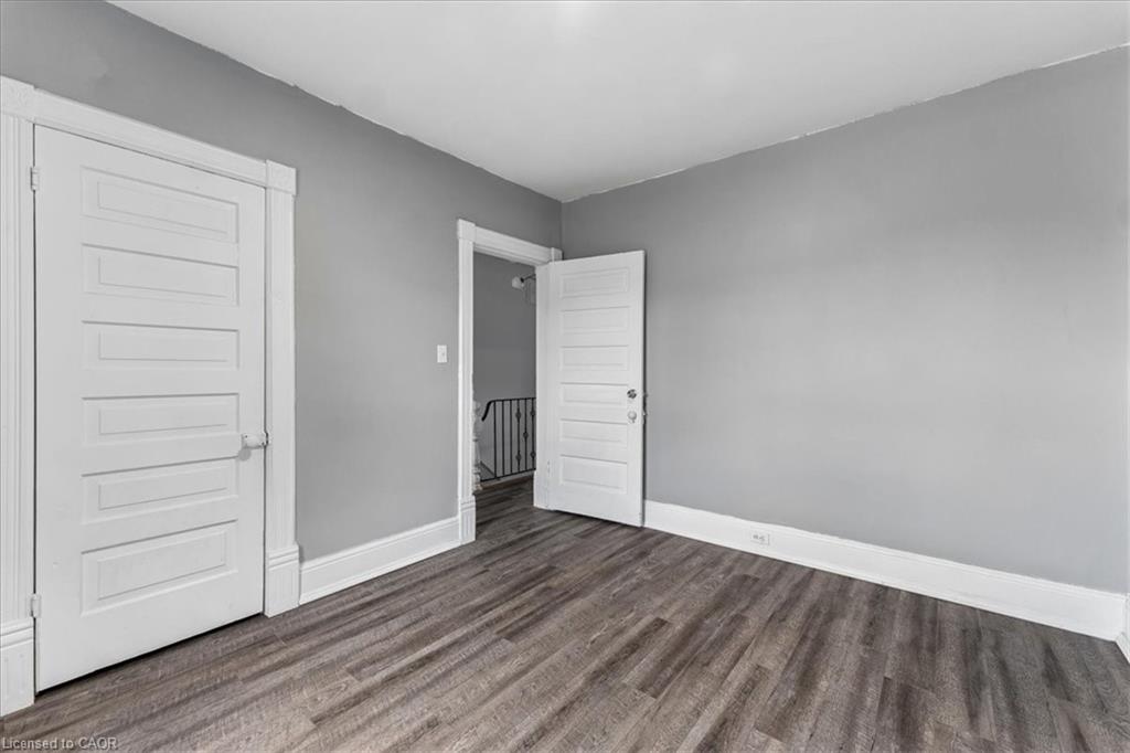74 Erie Avenue Property Photo 10