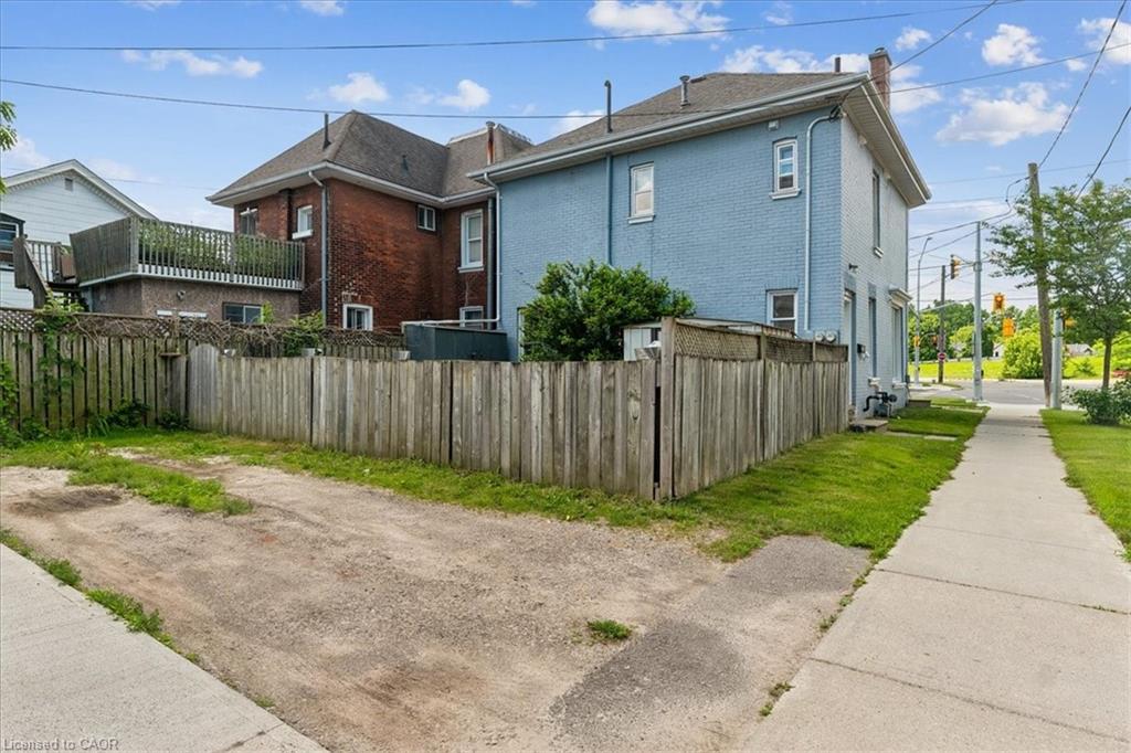74 Erie Avenue Property Photo 3