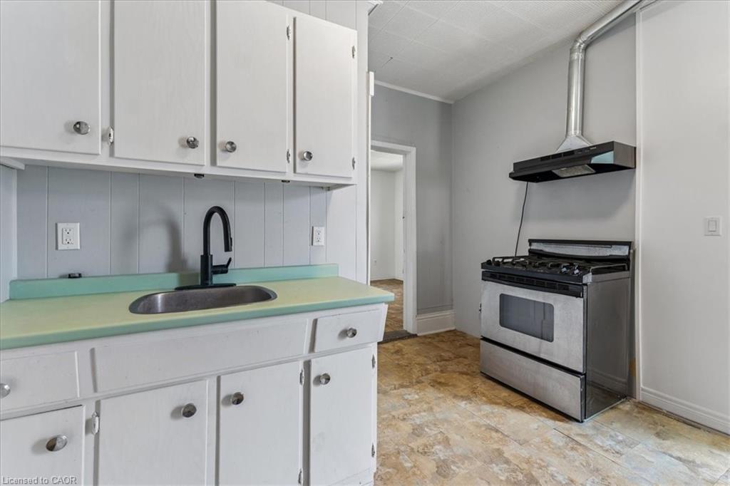 74 Erie Avenue Property Photo 5