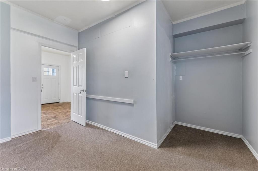 74 Erie Avenue Property Photo 9