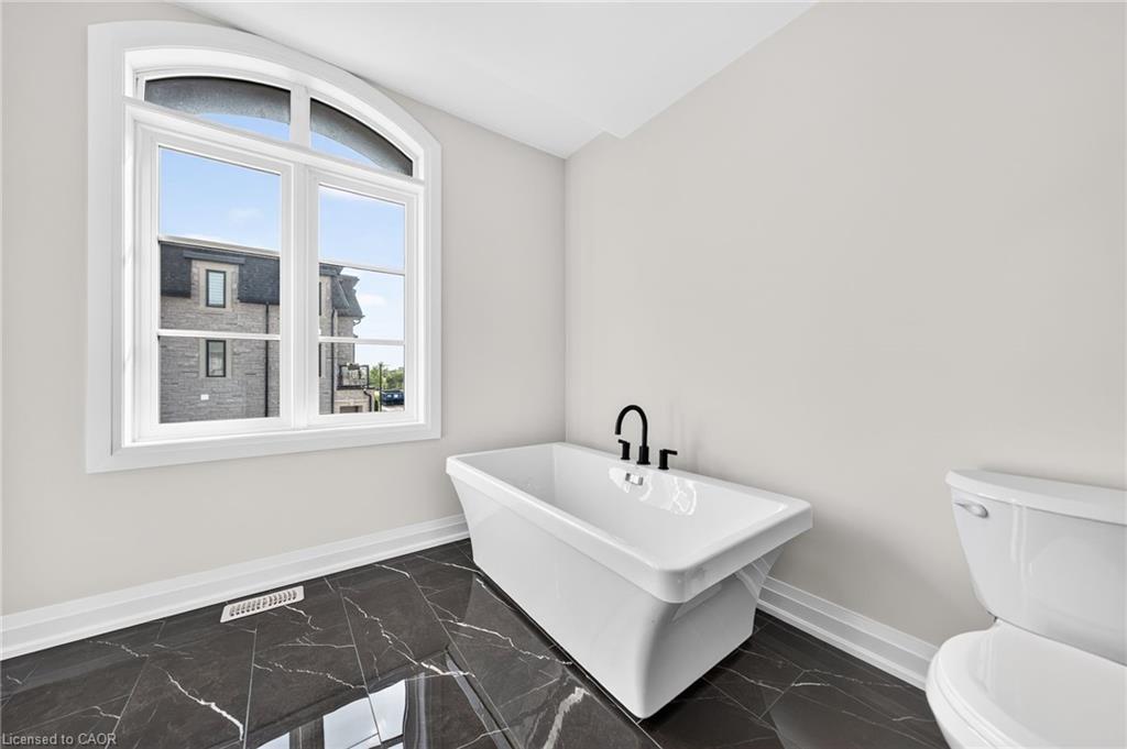 14-675 Victoria Road N Property Photo 15