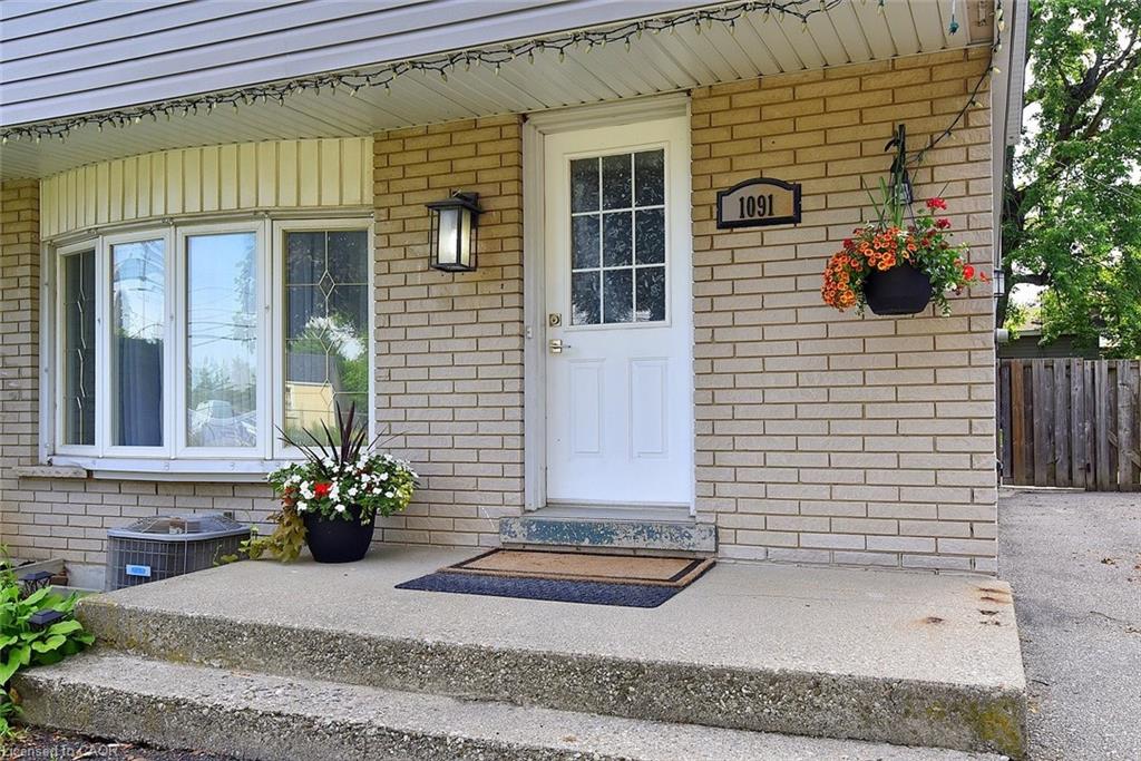1091 Upper Wellington Street Property Photo 4