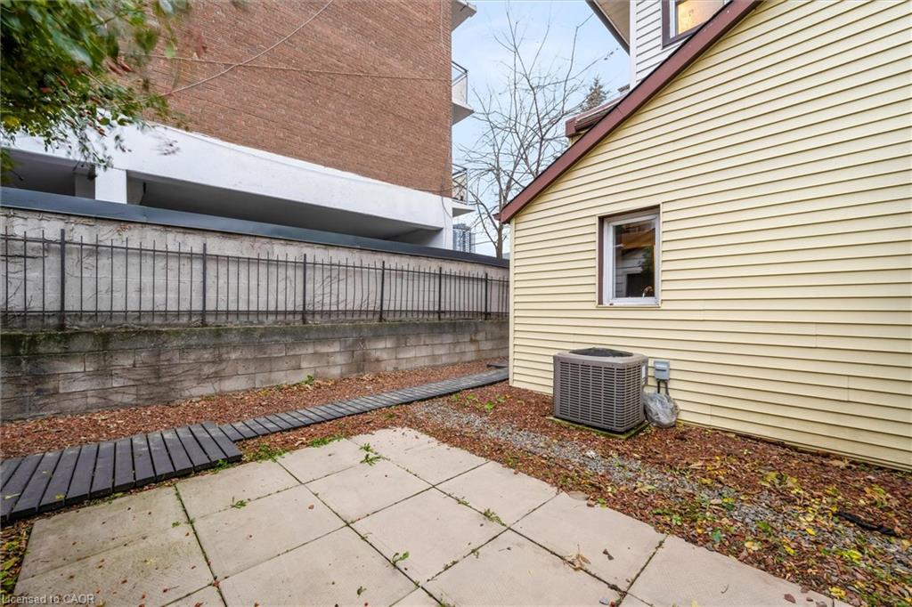 11 Ford Street Property Photo 24