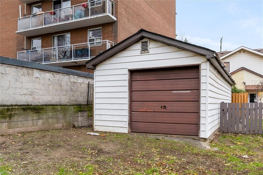 11 Ford Street Property Photo 27