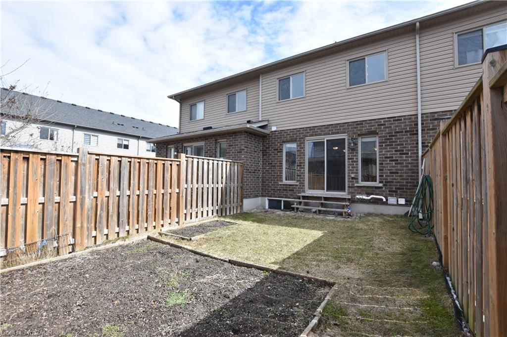 52 Meadowridge Street Property Photo 22