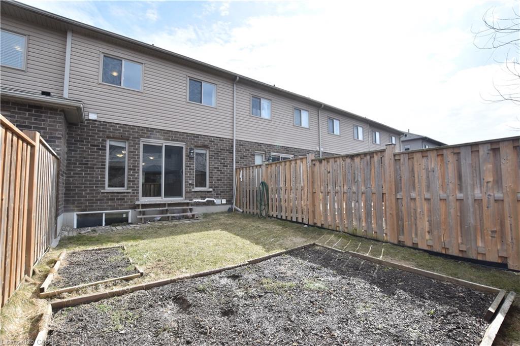 52 Meadowridge Street Property Photo 23