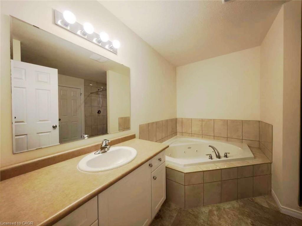 52 Meadowridge Street Property Photo 33