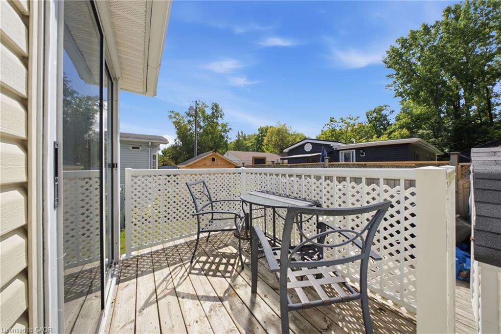 428 Pine Pass Property Photo 31