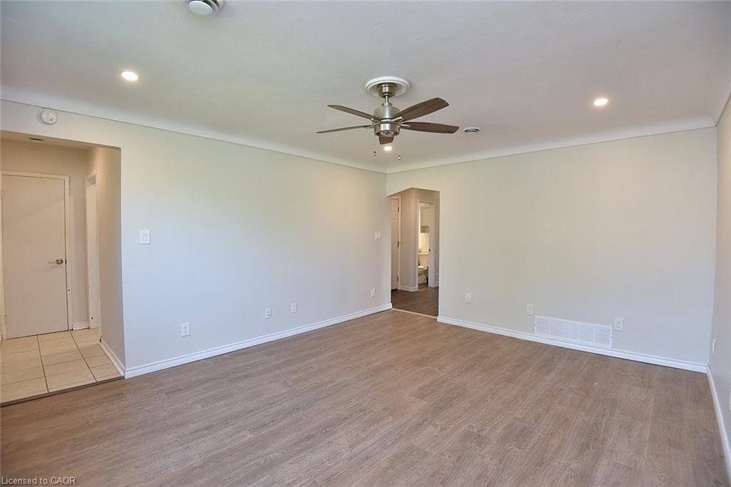 282 East 38th Street Property Photo 7