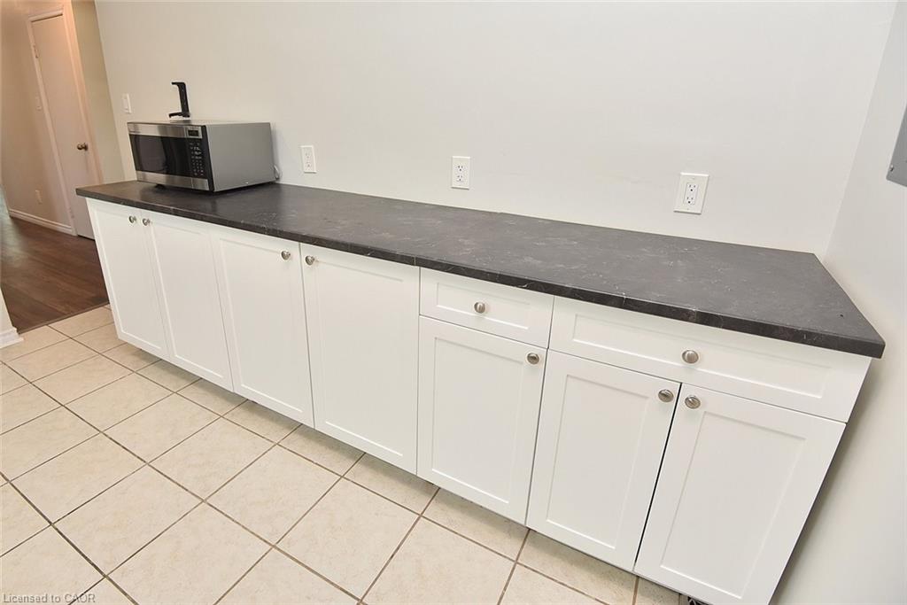 282 East 38th Street Property Photo 13