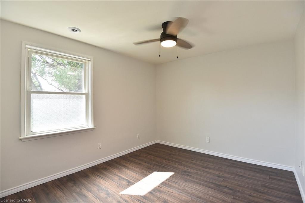 282 East 38th Street Property Photo 15