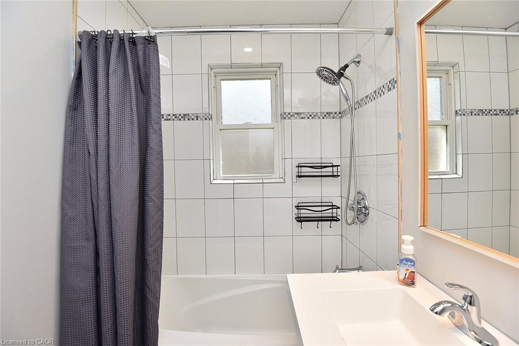 282 East 38th Street Property Photo 20