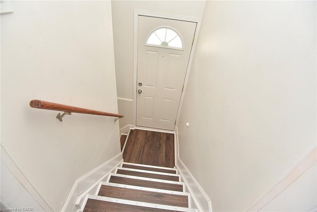 282 East 38th Street Property Photo 22