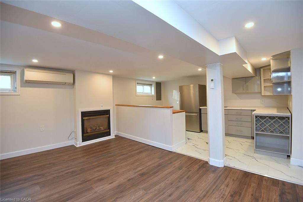 282 East 38th Street Property Photo 27