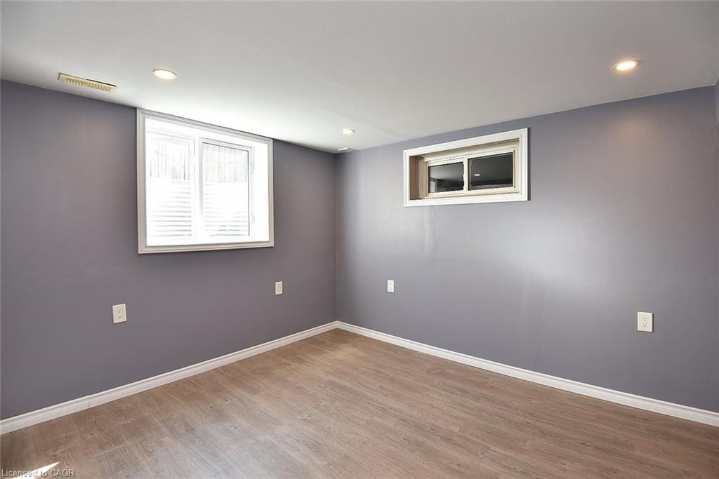 282 East 38th Street Property Photo 29