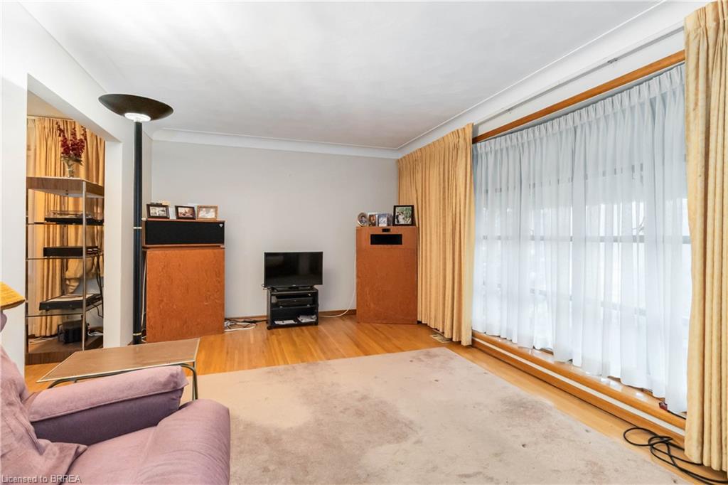 16 Paris Road Property Photo 7