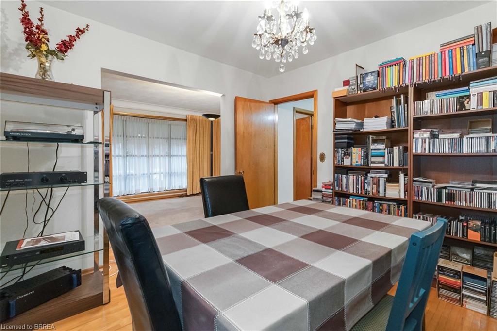 16 Paris Road Property Photo 12