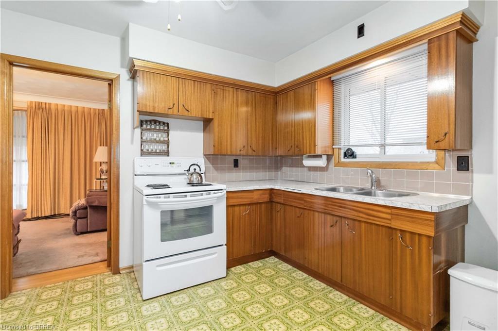16 Paris Road Property Photo 15