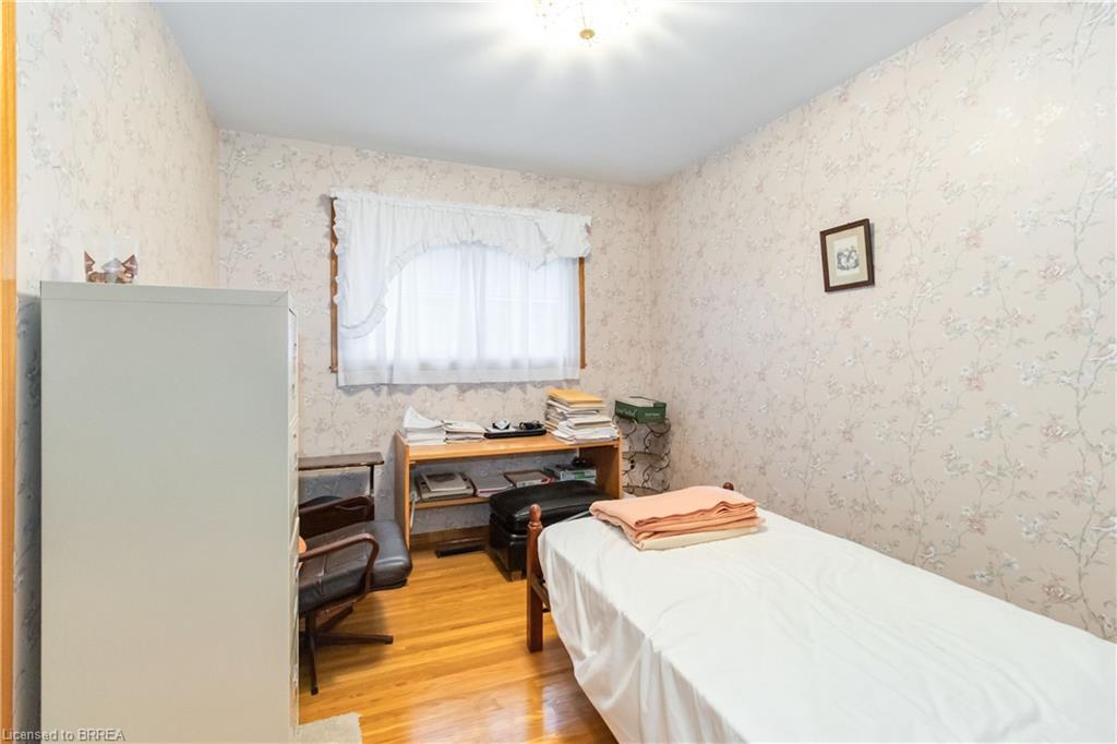 16 Paris Road Property Photo 23