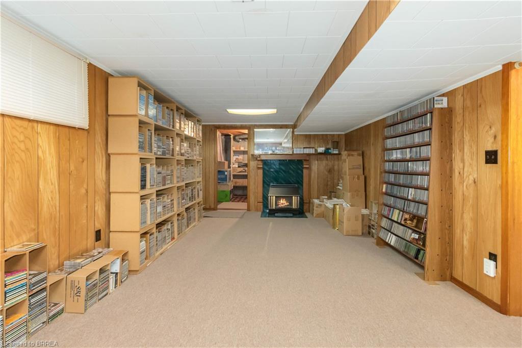 16 Paris Road Property Photo 31