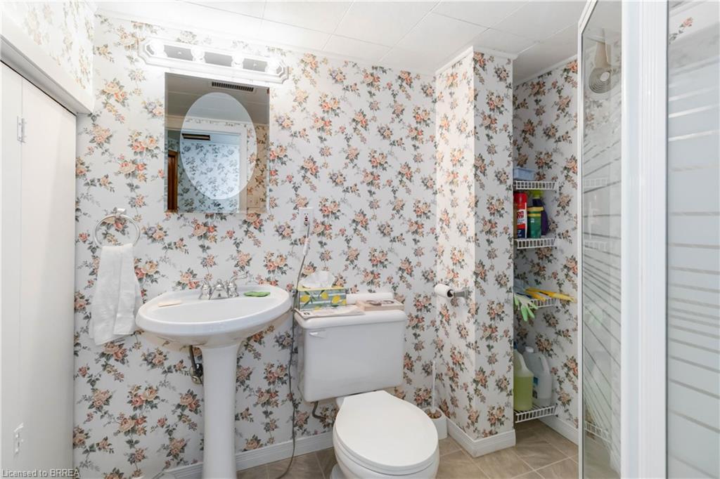 16 Paris Road Property Photo 42