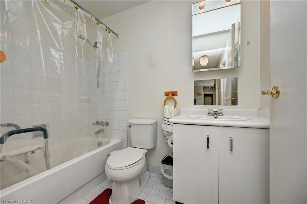 305-30 Blue Springs Drive Property Photo 27