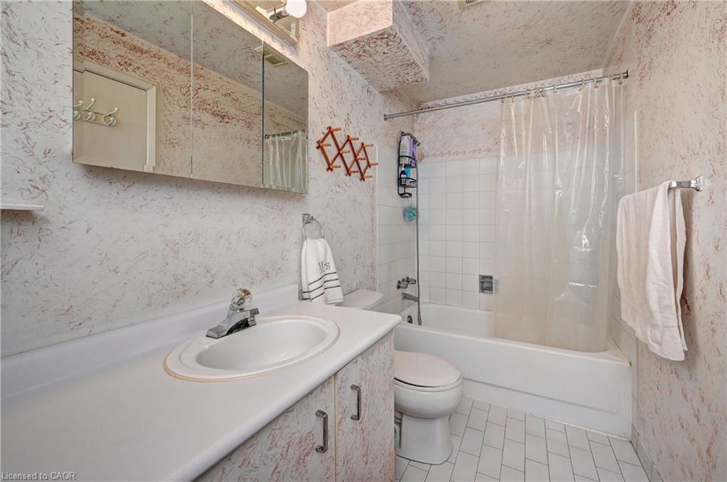 305-30 Blue Springs Drive Property Photo 33