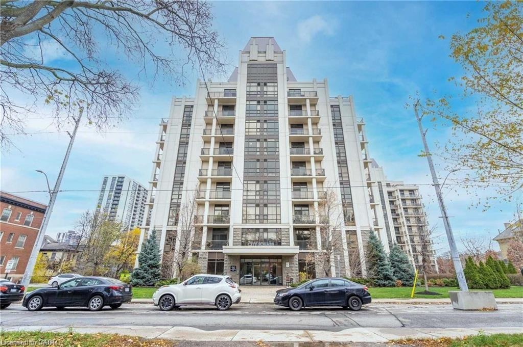 208-90 Charlton Avenue W Property Photo 13