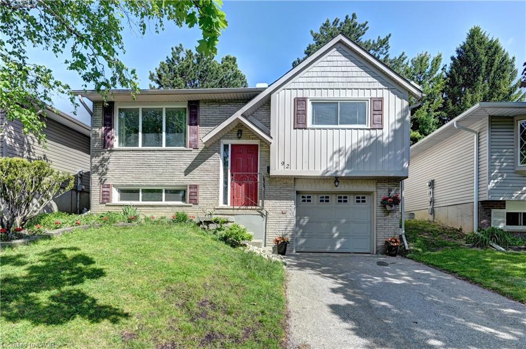 92 Pinemeadow Crescent Property Photo 1