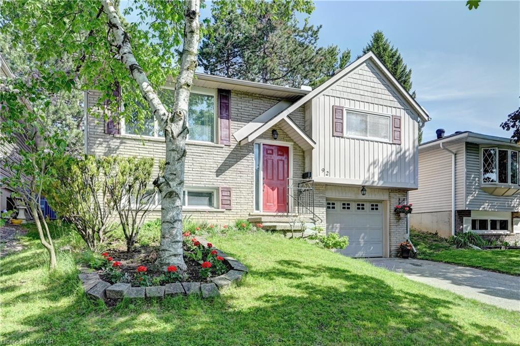 92 Pinemeadow Crescent Property Photo 3
