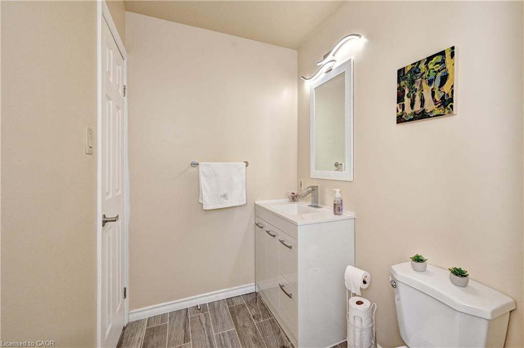 92 Pinemeadow Crescent Property Photo 28