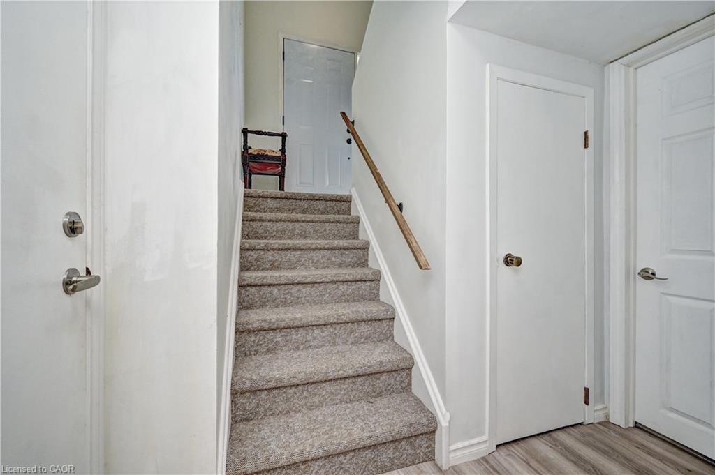 92 Pinemeadow Crescent Property Photo 36