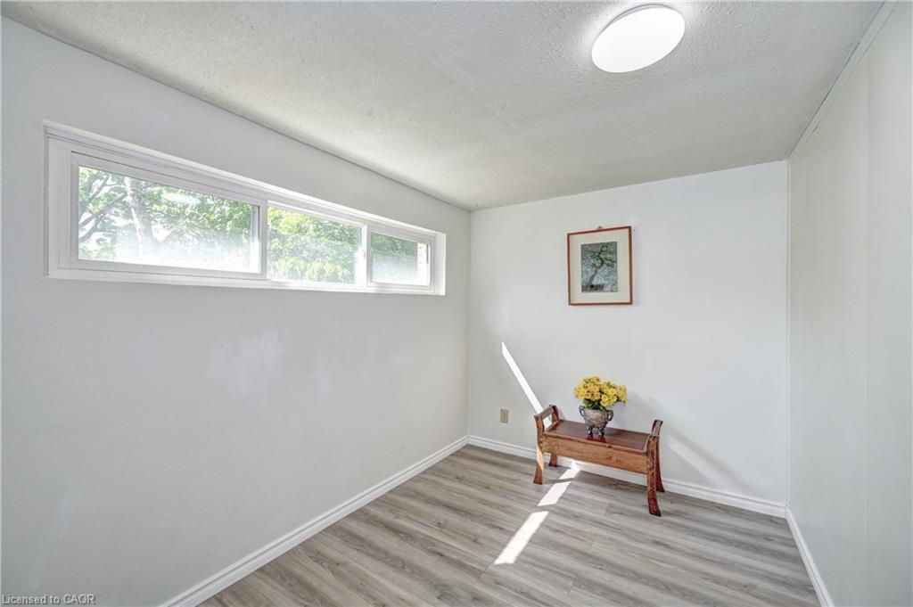 92 Pinemeadow Crescent Property Photo 40